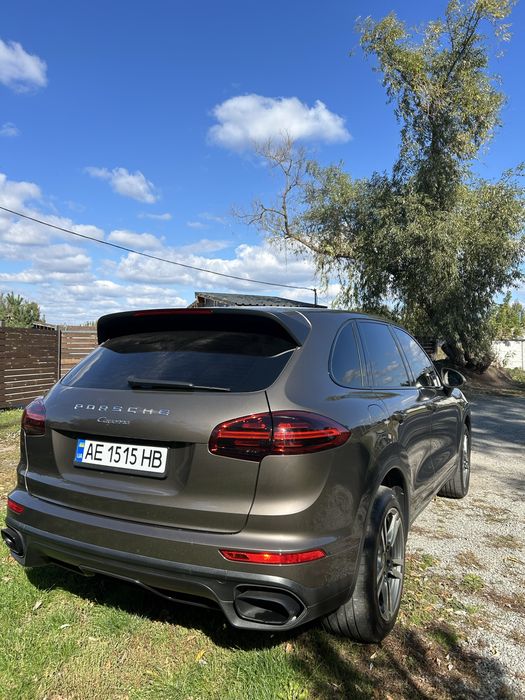 Продам porsche cayenne 2015 года 3.6 бензин