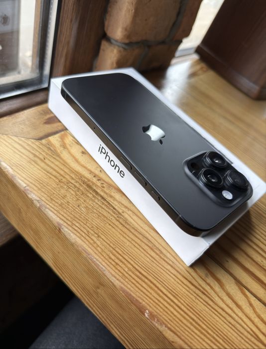 Продам iPhone 16 Pro