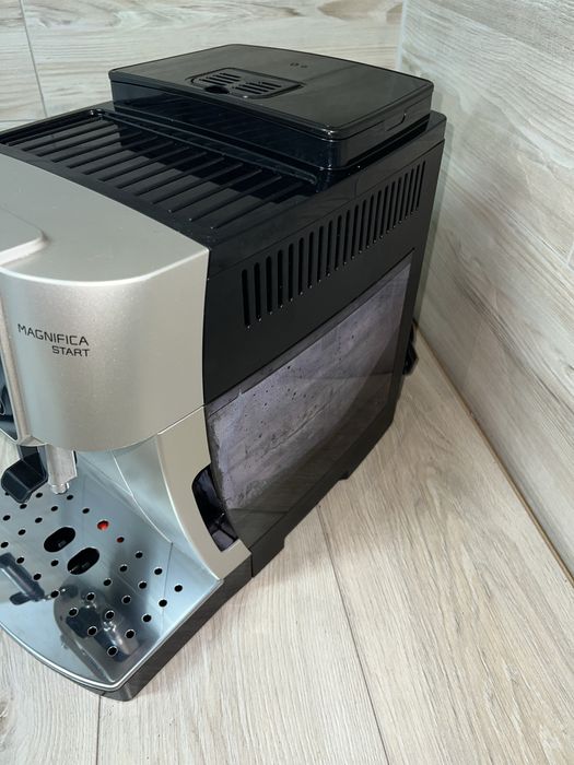 Кавоварка Delonghi Magnifica start