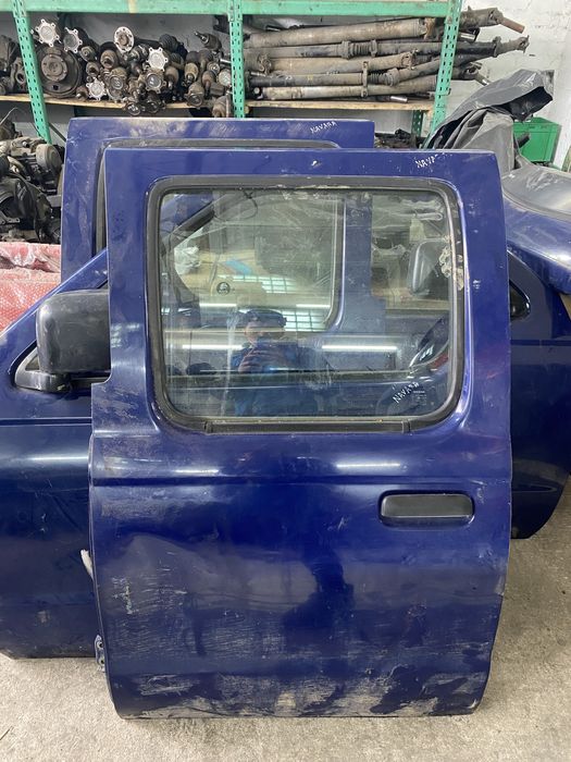 Двері дверка задня передня двери навара Д22 Nissan Navara D22