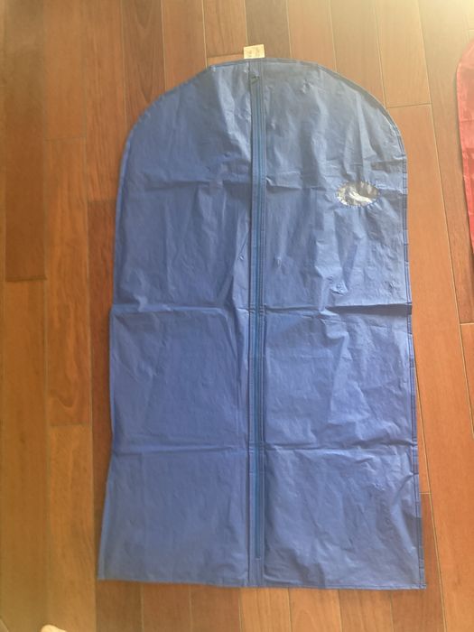 Pokrowiec na ubranie męskie z Ikei