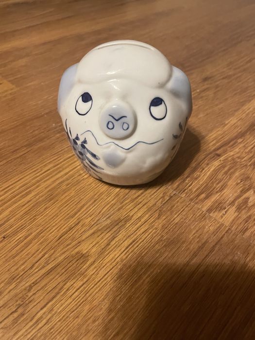 Ceramiczna skarbonka w kształcie świnki