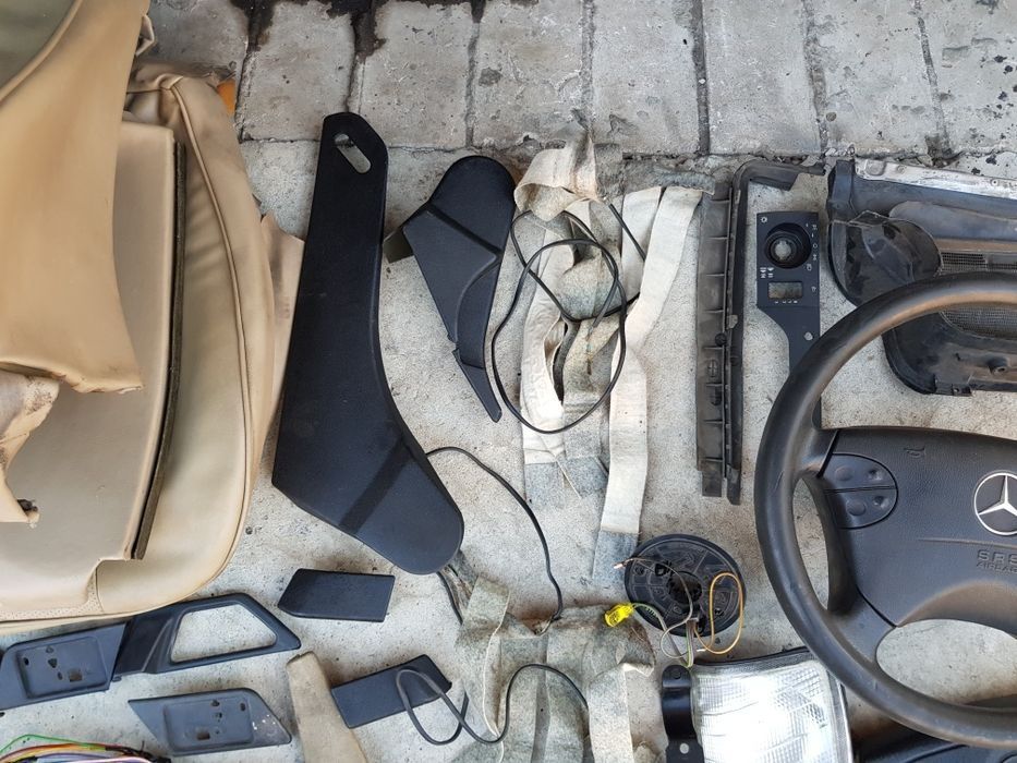 Накладка на пульт сидений на мерседес 124,126