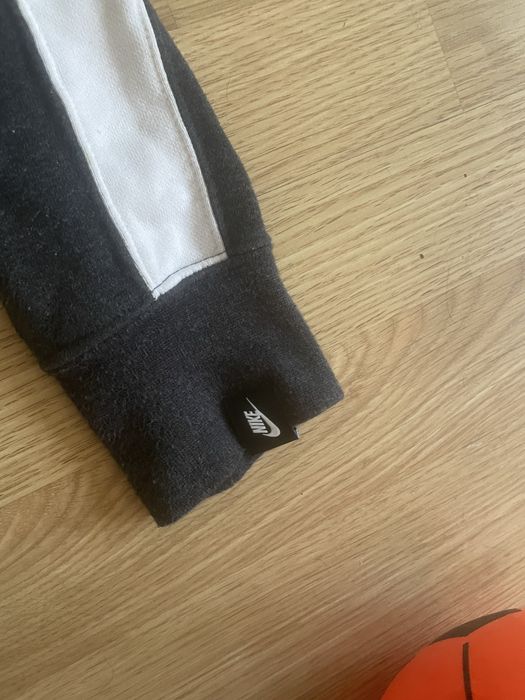 Krótka bluza nike oryginalna