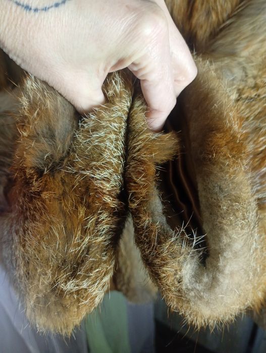 В груди 106см. Шуба, бомбер из лисы. Натуральная шуба