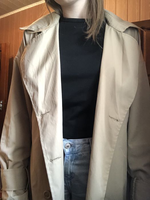 Тренч , бежевого кольору