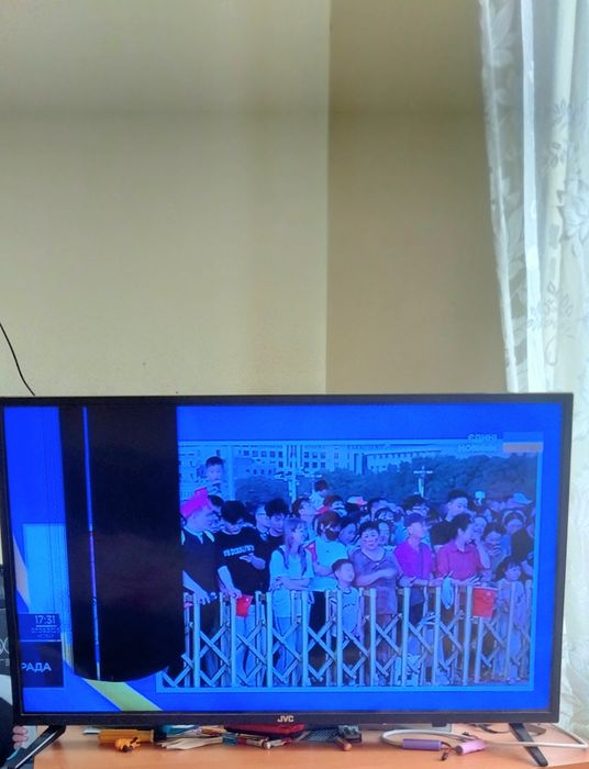 Телевізор JVC 32 Працює