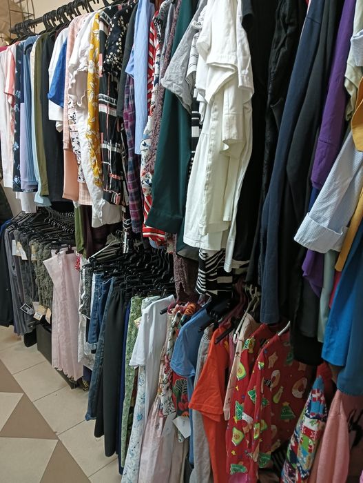 Likwidacja sklepu odzieżowego. Pakiety odzieży mix używana nowa