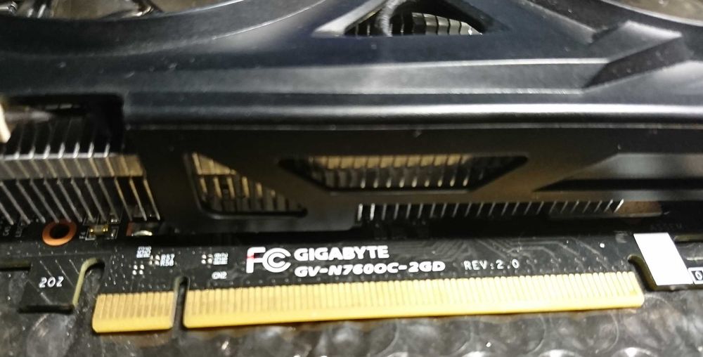 GeForce GTX 760 2GB WindForce  (артефакты)