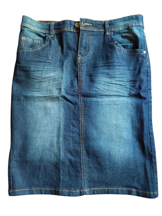 Klasyczna spódnica jeansowa M – must have na lato