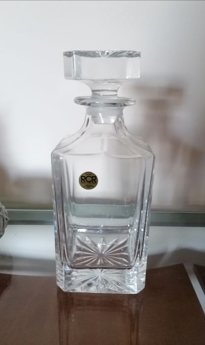 Garrafas, taças e licoreiras