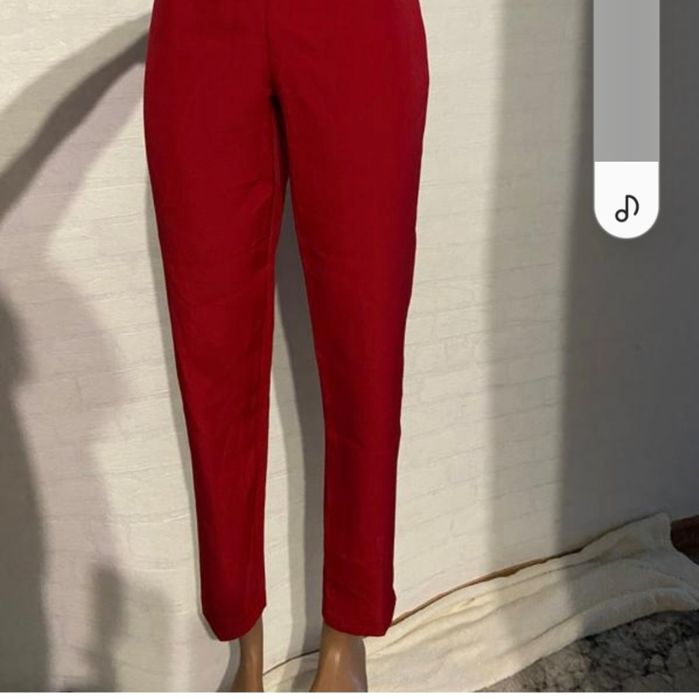 Класні червоні штани