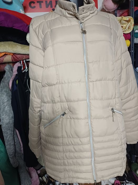 Куртка жіноча .Стан новой. На ог до 125 см