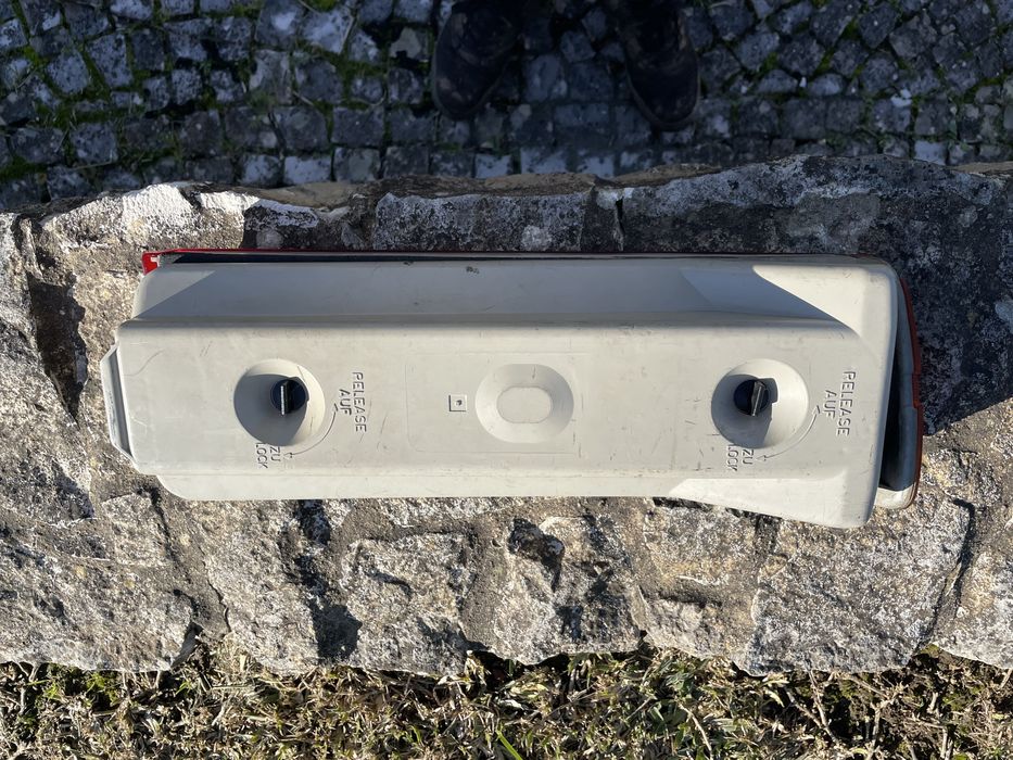 Farolim direito (lado pendura) bmw 316 e30