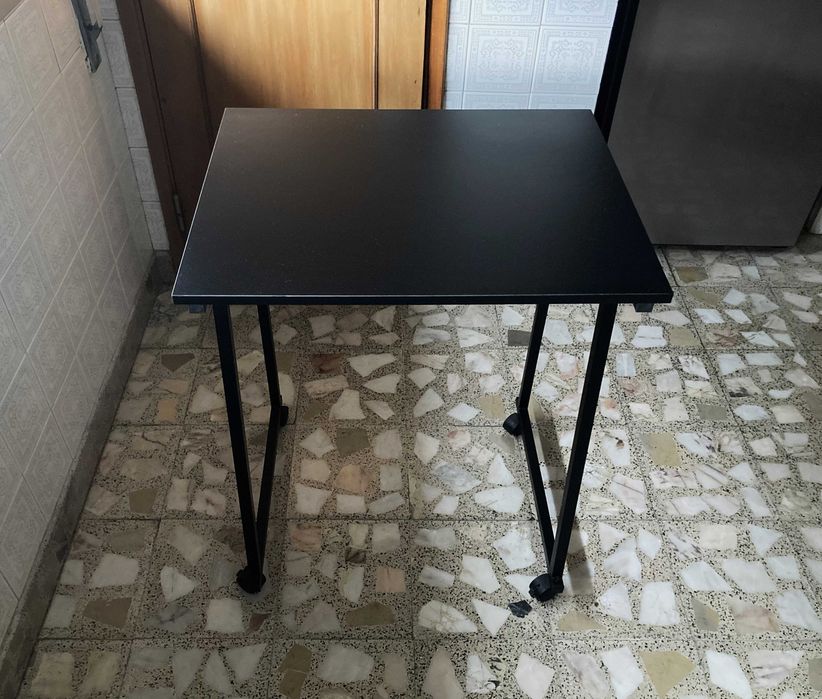 Mesa/secretária como nova