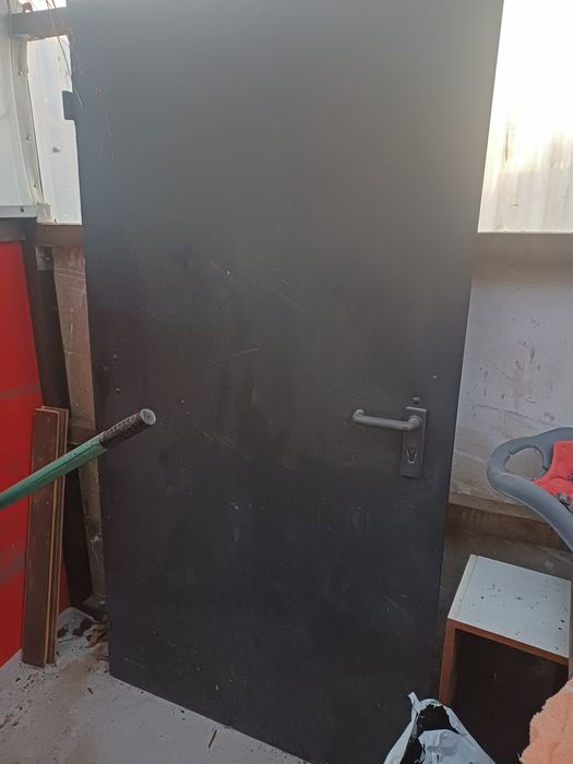 Sprzedam drzwi zewnętrzne