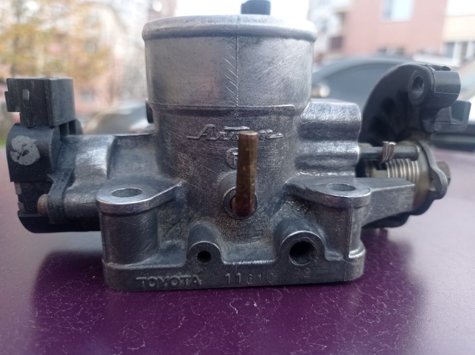 Продам Дроссельную заслонку TOYOTA 4E-FE