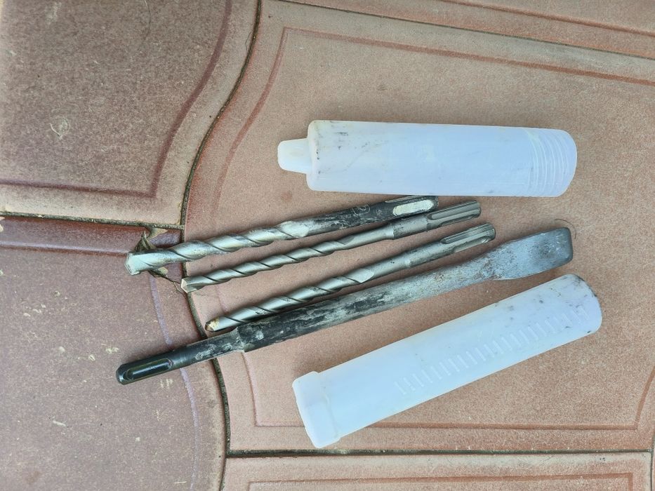 Martelos elétricos novos, comprei no começo do ano, só foi usado uma vez. Vendendo pois não as uso