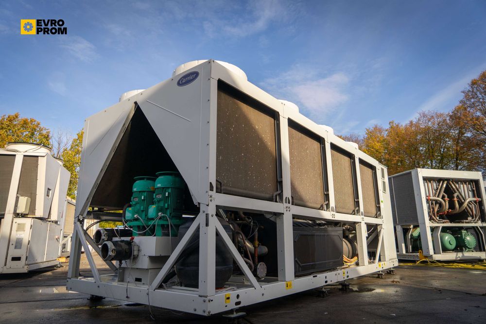 Чіллер / Чиллер CARRIER 30KAV 0600 0007 611 кВт. Охолоджувач рідини.