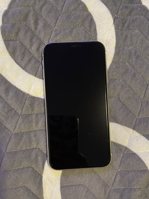 iPhone 11 в ідеальному стані