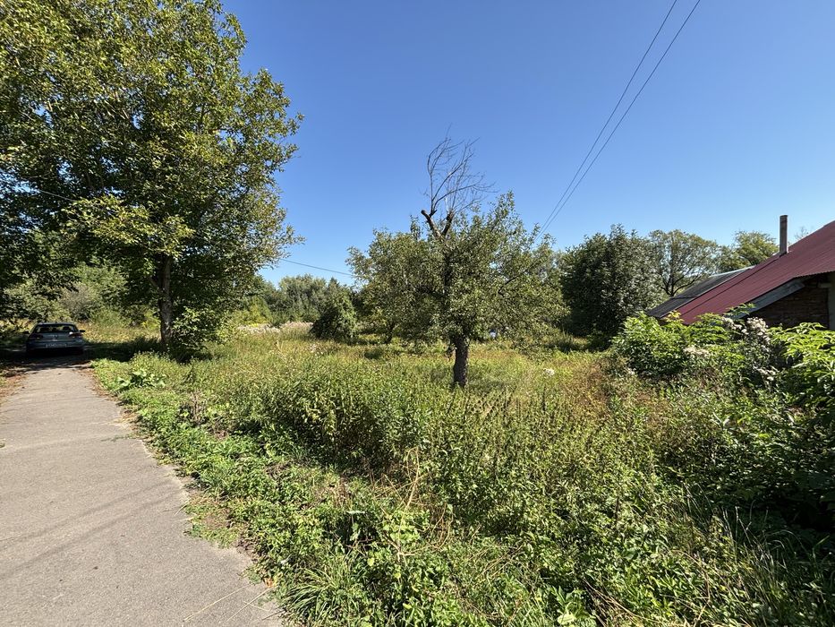 Продаж ділянка 28 сотих. Сілець. Світло. Газ. Вода. Асфальт. Будинки