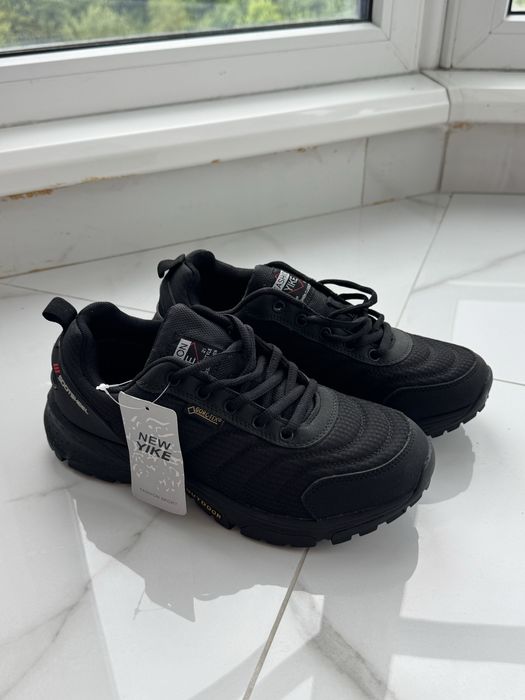 Кросівки нові чоловічі