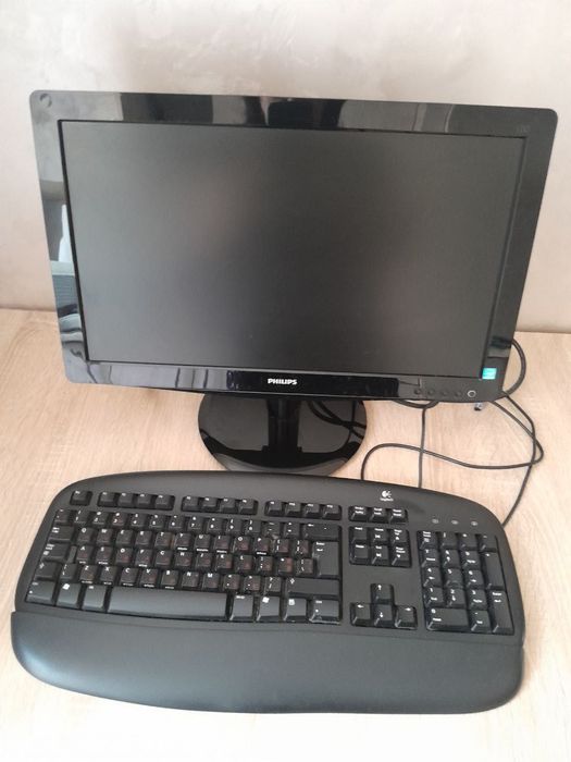Монітор Philips 196V3L/18.5” + клавіатура