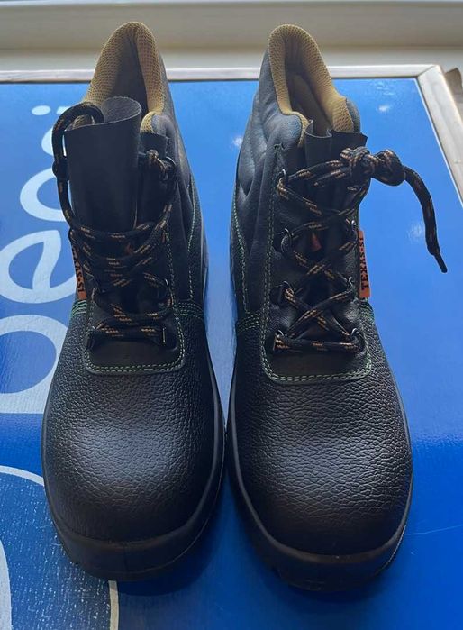 Взуття робоче ТІР, для фури