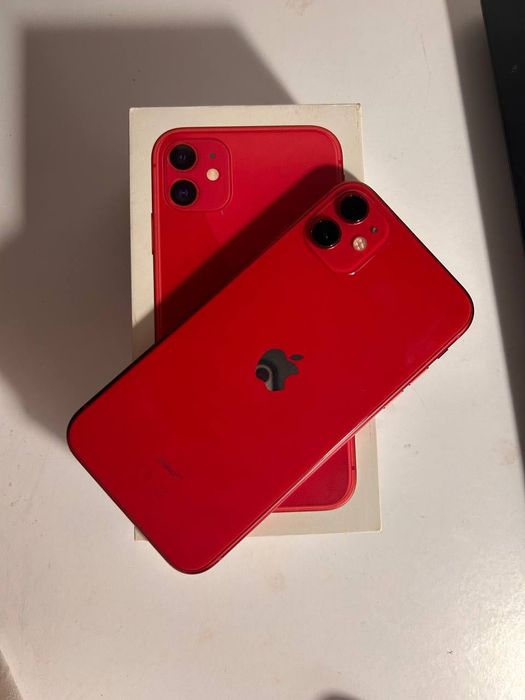 Телефон IPhone 11,64