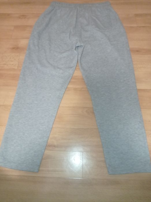 Спортивные штаны серые PRIMARK.