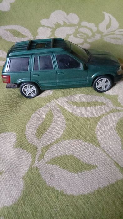 Продам машинку-игрушку