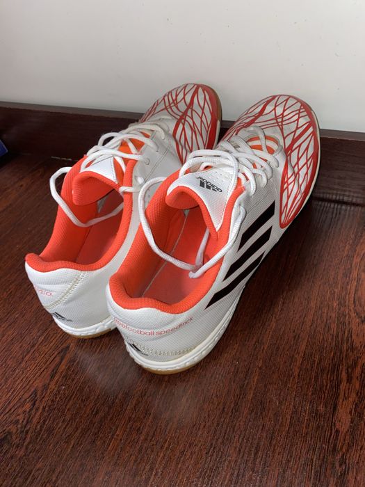 Футзалки adidas білі