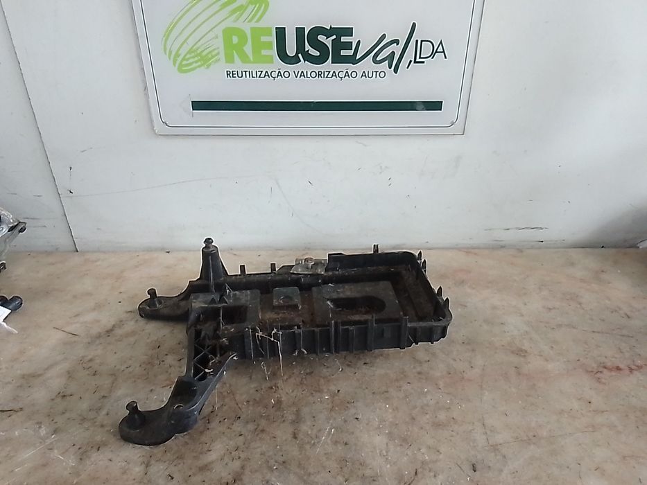 Caixa de Alujamento de Bateria VOLKSWAGEN Golf VI (5K1)