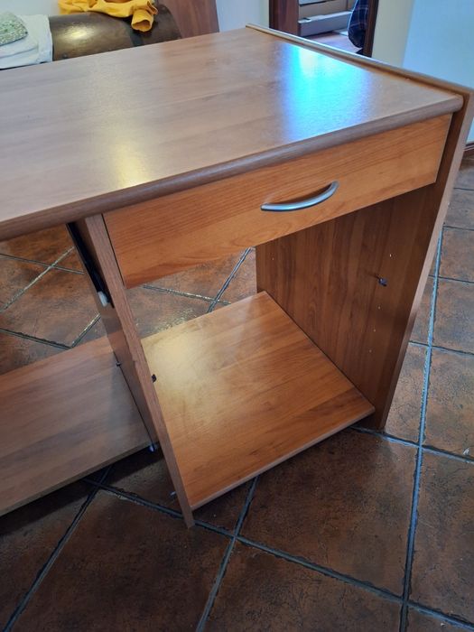 Secretária para escritório