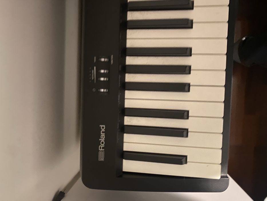 Piano Roland FP-10 + Banco + Suporte | Como Novo | Oportunidade