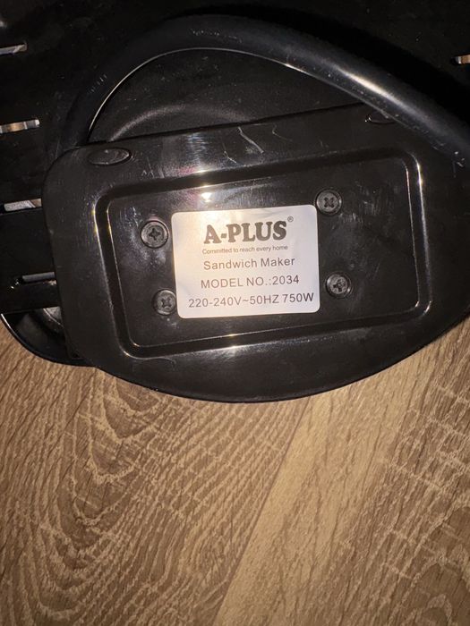 Бутербродниця A-PLUS нова, не використовувалась