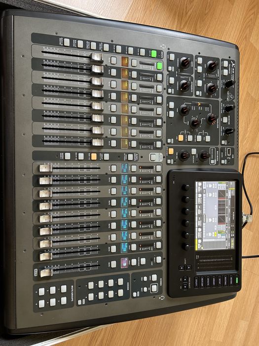 Behringer X32 Compact – Pack Completo (Case, Decksaver e Iluminação)