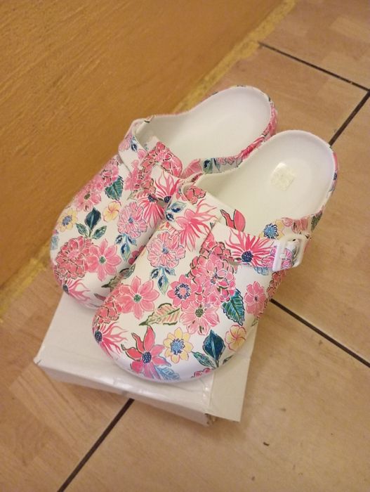 Nowe laczki w kwiaty