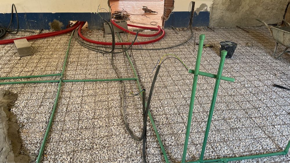 Capoto e remodelação casas - Pedreiros, canalizador, carpinteiro.