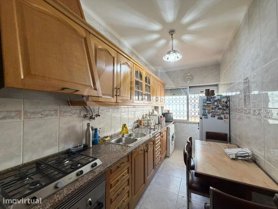 Excelente apartamento T2 com vista rio, em São João da Talha.