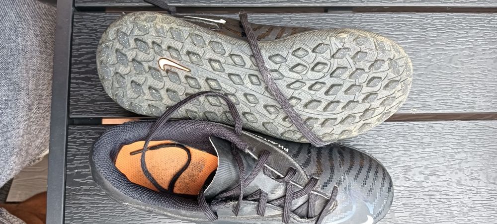 Buty piłkarskie turfy korki Nike Phantom 35,5