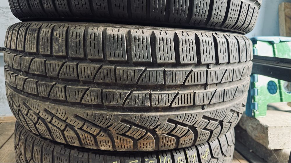 Шини б/у 235/45 r18 Pirelli SottoZeroWinter240 резина зима комплект