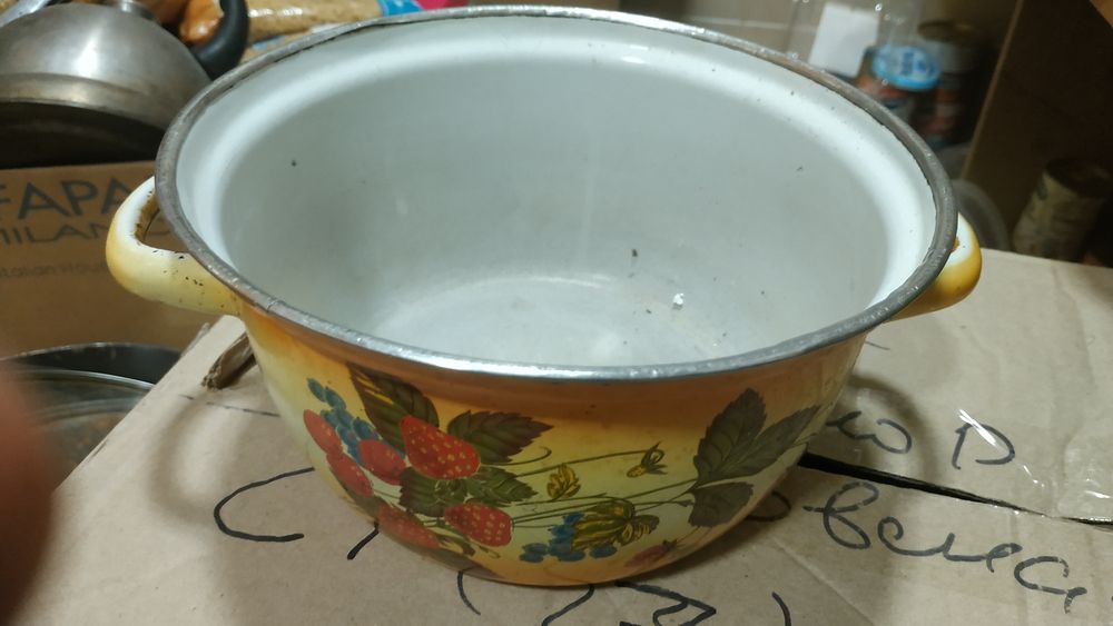 Продам кастрюли разные