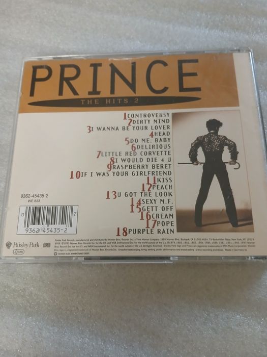 Prince inclui duas faixas inéditas: "Peach" e "Pope".