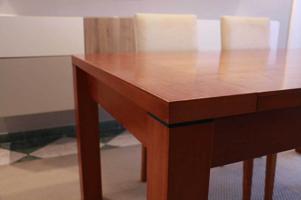 Mesa de Jantar em Cerejeira