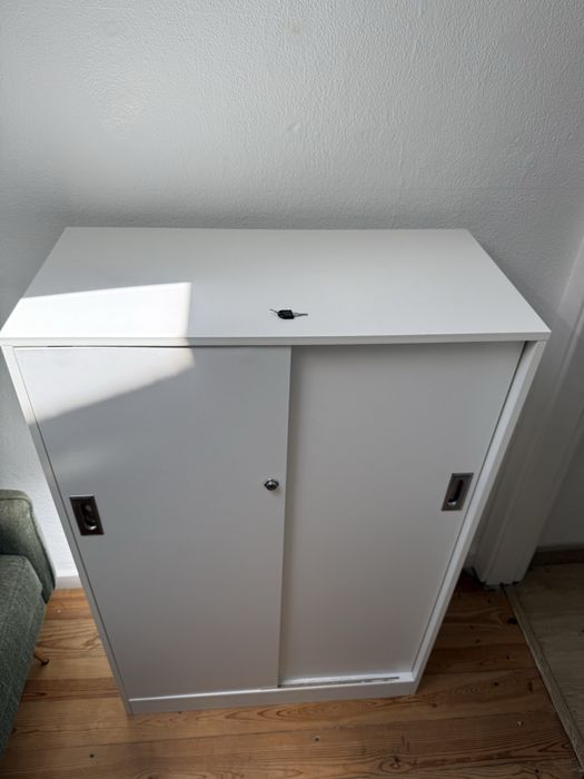Armário IKEA com chave