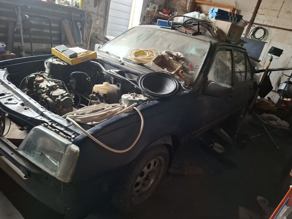 Opel Ascona 2.0 гаражне зберігання