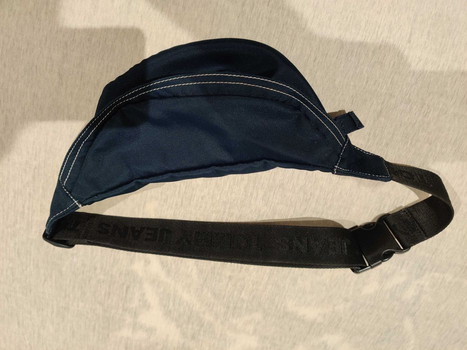 Tommy Hilfiger torebka granatowa nerka jak  nowa okazja