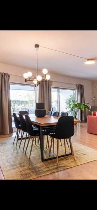 Mesa de Jantar Extensível + 8 Cadeiras (240-290 cm) Estado Novo