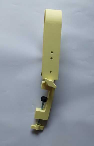 Suporte de mesa para coser pele á mão